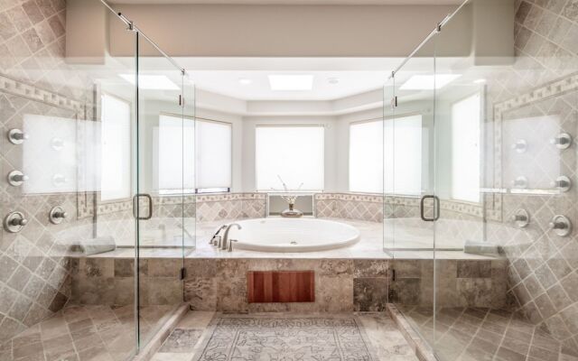 Extravagant Fountain Hills - 6 Br Home