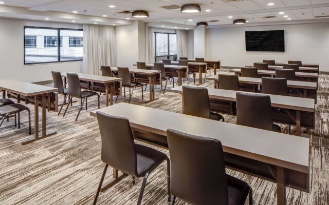 DoubleTree by Hilton Hotel & Suites Jersey City