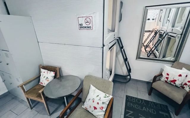 Space One Vienna - Sleeps 8 - Affordable & Central