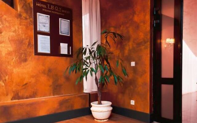 Hotel Troya West