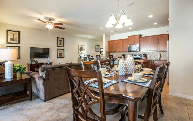 Townhome W/private Pool & Free On-site Water Park!