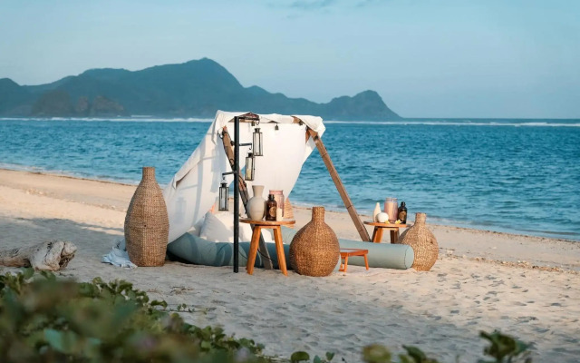 Amber Lombok Beach Resort