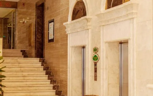 Vienna Hotel (Jishou Railway Station)