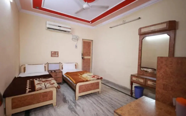 Goroomgo Shyam Inn Mathura