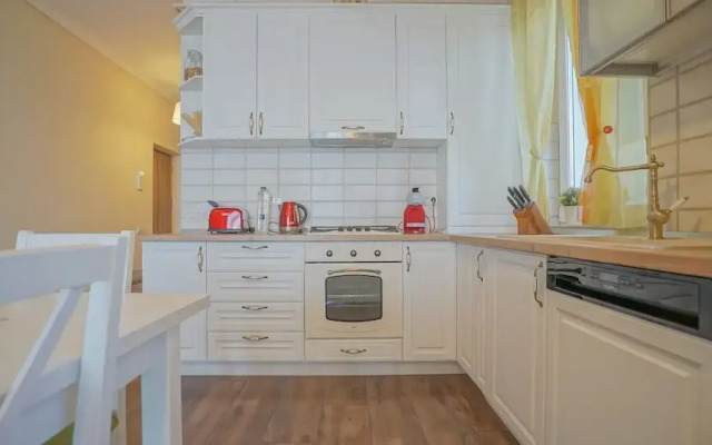 CN2i Luxury Accommodation MC