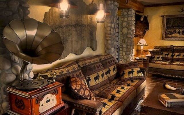 The Log House Lodge Bed & Breakfast