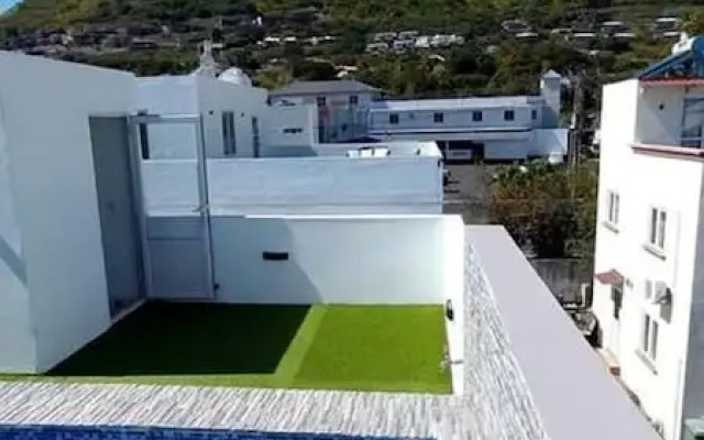 Rooftop Garden Jacuzzi Luxury Villa