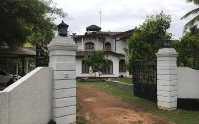 hotel central highway