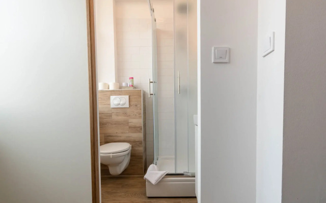 City Center Studio Apartments L&B