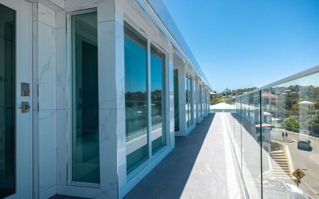 Dolphin Suites