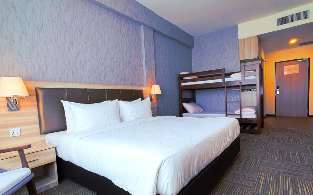 Maple Lodge – Guest Rooms – Batu Pahat
