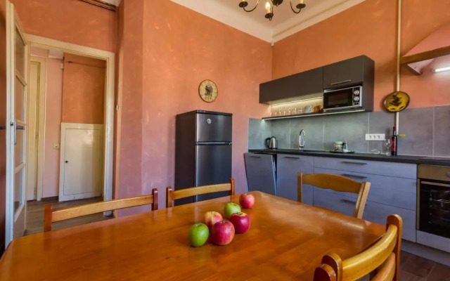 Spacious & Smart Center Apartment