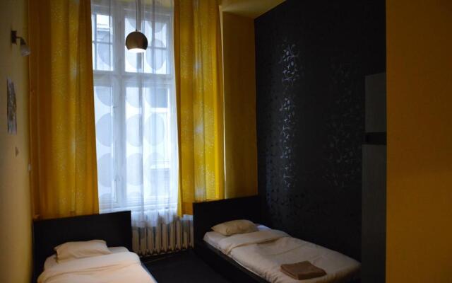 Studio Krowoderska Kraków by Renters