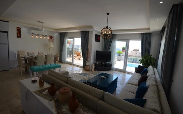 Villa Esma by Akdenizvillam