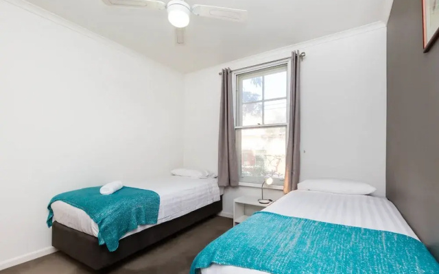 AMAL, 1BDR North Melbourne Apartment