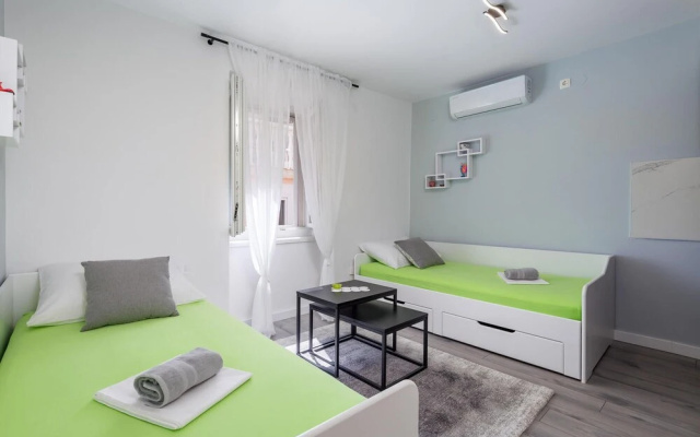 Beautiful Home in Pag With Wifi and 4 Bedrooms