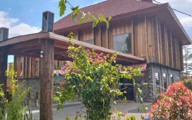 Spring Hill Hotel Ruteng