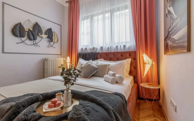 Holt - The Great Gatsby