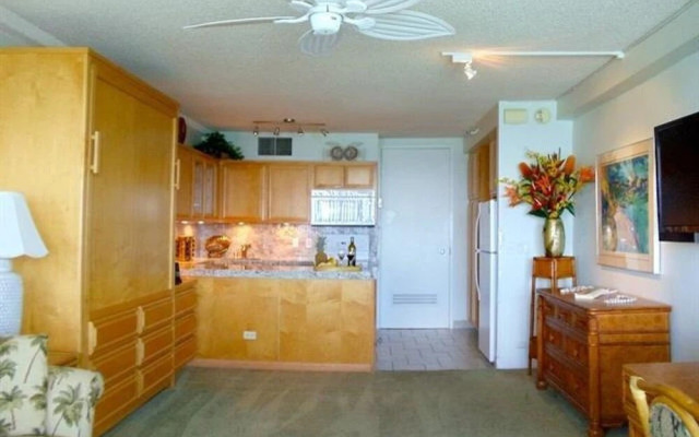 Maui Kai 206 Studio Bedroom Condo