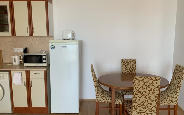 kalina private apartments in Marina View