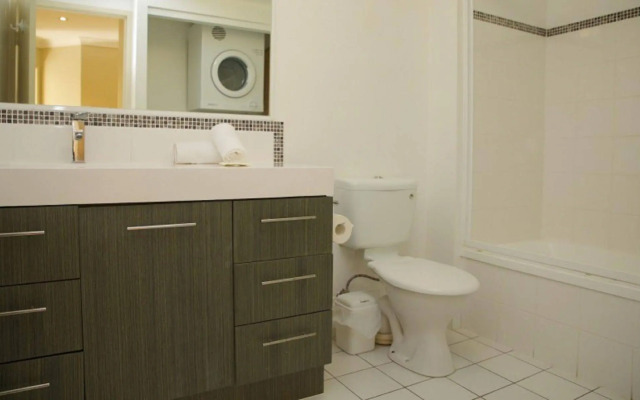 Sanctuary Lake Apartments