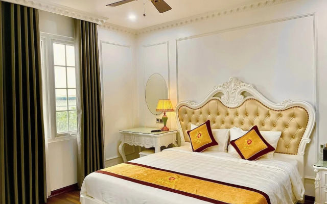 Gold Hotel Luxury