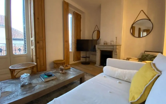 The Balconies I Apartment With Three Balconies in Malasana