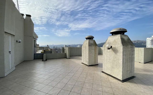 Urban Yard Bus Terminal Home Office Pool Wifi