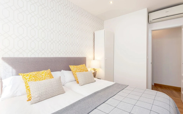 Modern Apartment in Prime Location. Marín García III