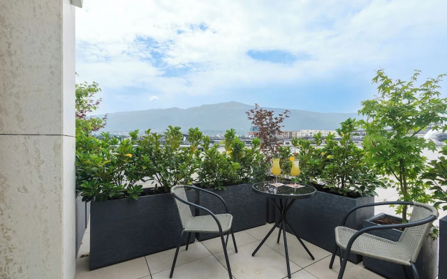 Blue Star Luxury Hotel