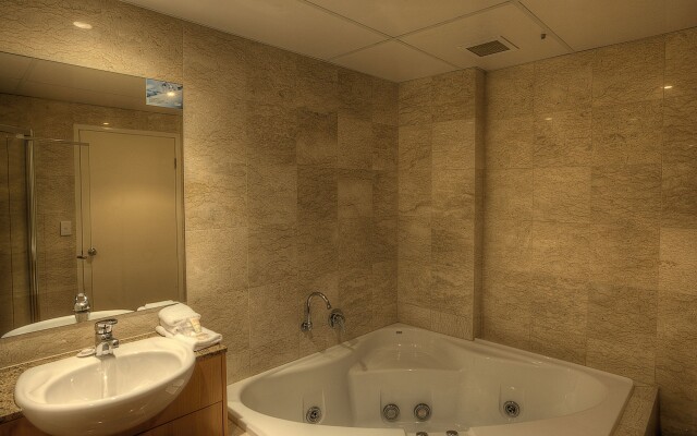 Kirra Beach Apartments