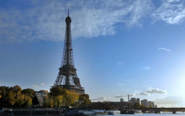 beautiful flat in the center of Paris 6 th district