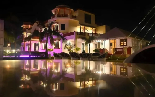 The Quila Camps & Resort