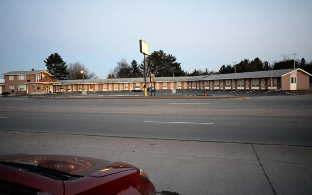 Budget Host Inn Iron Mountain
