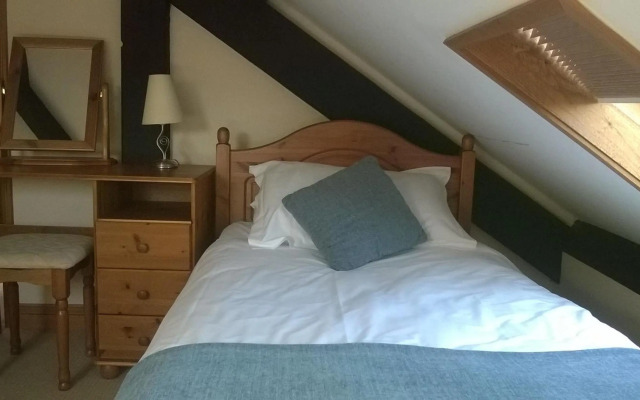 Swifts Barn Stanbury Wharf