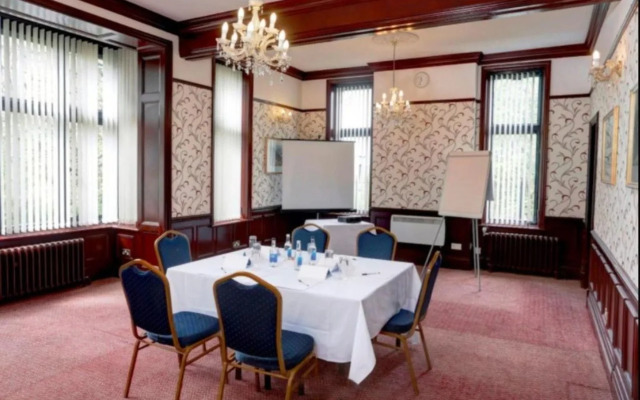 Broadfield Park Hotel