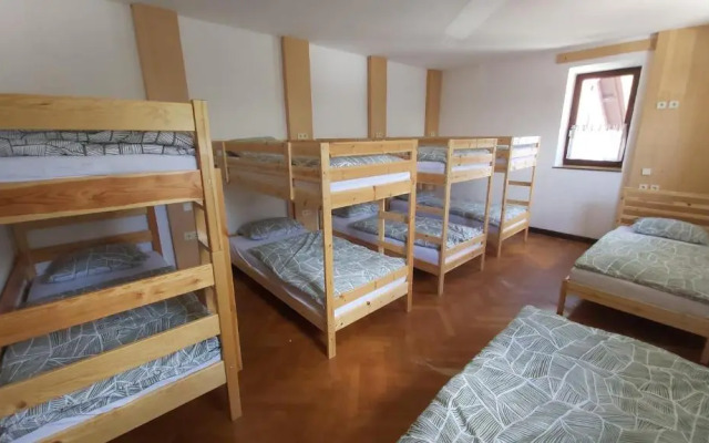 Hostel Jozl