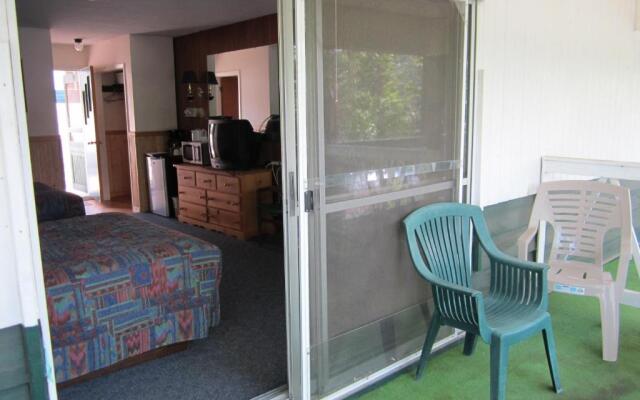 Lakeside Motel