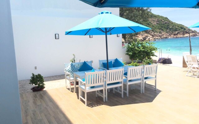 Blue Anchor Lodge & Cafe-Binh Ba Island