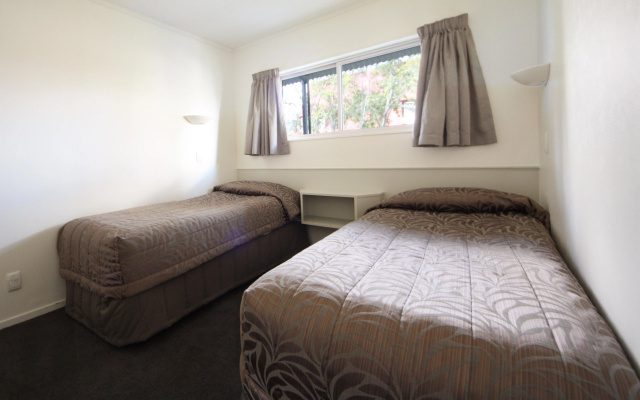 Blue Peaks Lodge – Guest Rooms – Queenstown