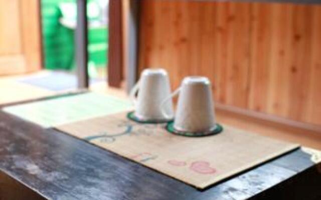 LiJiang Elephant Crossing Cafe Inn