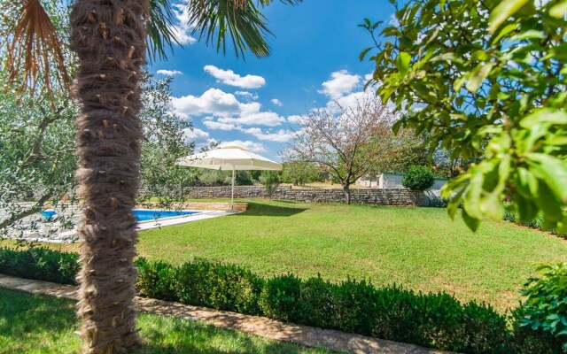 Villa With Private Pool, Large Garden and BBQ in Quiet Village