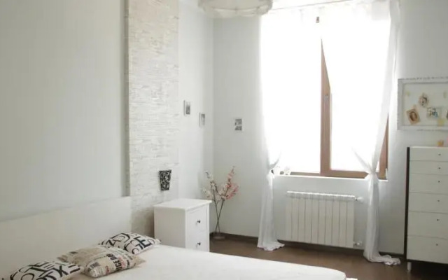 Leolina Apartments
