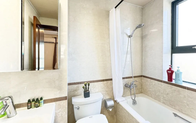 Tyms 2BR 2BA Apt Near MetroCity Line 1 9
