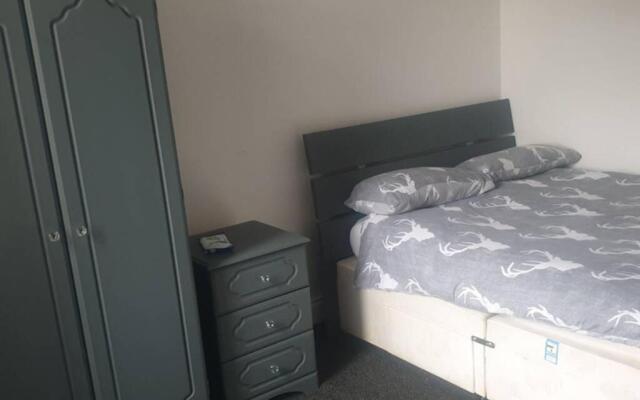 Hullidays - University Side Lg 4 bed House