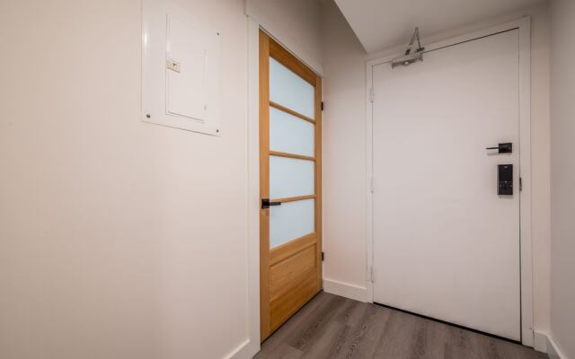 Spacious Newly Renovated 1 Bedroom Suite