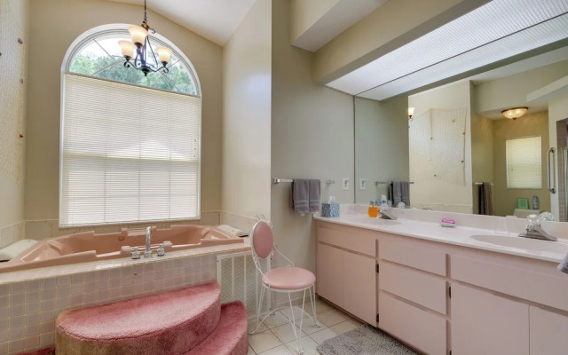 Canal-front Retreat in Crystal River!