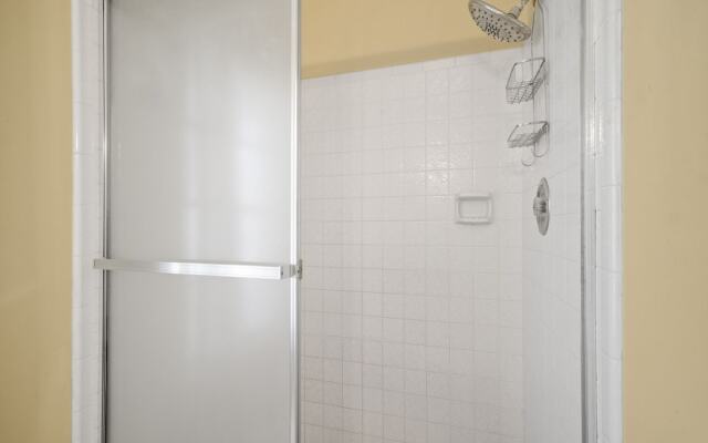 Lakeside House by Vacation Rental Pros