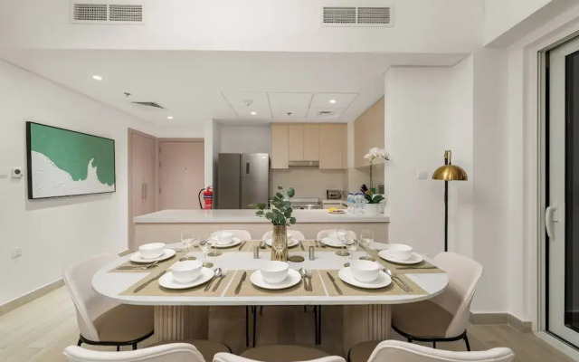 Luxe Ventures Waters Edge Haven