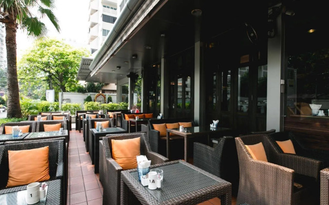 Adelphi Suites Bangkok